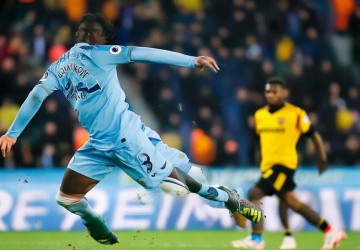 本篇文章将围绕英超热刺能否打破连续两个赛季开门红不胜的魔咒迎战伯恩利这一话题进行深入探讨。在分析中，我们将从多个角度剖析热刺的近期表现、球队阵容变化、历史交锋记录，以及心理状态等因素对比赛结果的影响。首先，我们将回顾热刺在过去两个赛季开局的不顺以及其原因；接着，分析目前球队阵容与关键球员的状态；随后，通过历史交锋数据来评估双方实力对比；最后，将讨论心理层面对于比赛的重要性。通过这些方面的详细阐述，我们期望能够得出一个关于热刺是否能够突破这个不胜魔咒的全面答案。